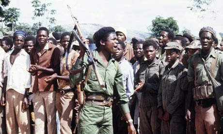 Robert Mugabe fiatalon majdnem húsz éven itt egy gerillacsoportban harcolt.